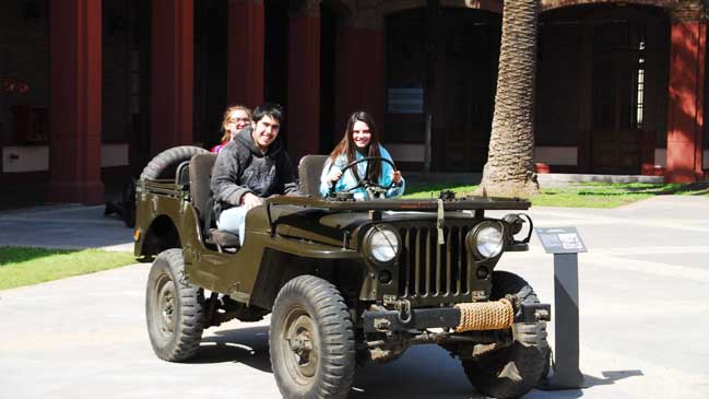 Vehículos militares de la Segunda Guerra Mundial se presentan en el Museo Histórico y Militar