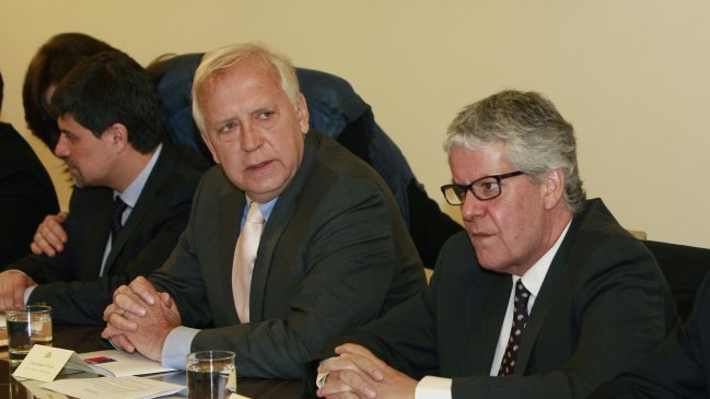 Jorge Burgos: Autocrítica de Eyzaguirre es legítima, honesta