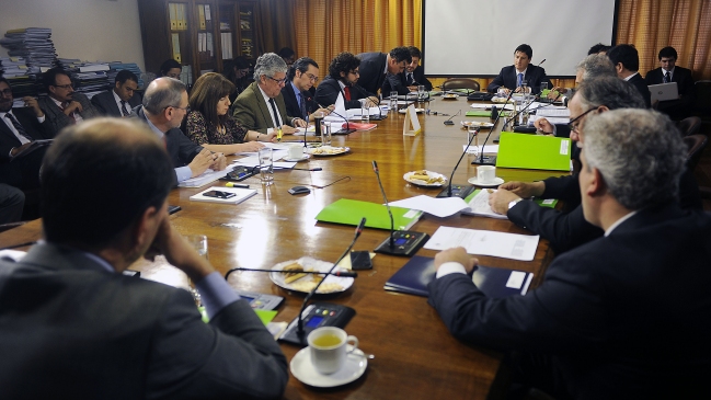 Partió análisis del proyecto que transforma la naturaleza de los partidos políticos