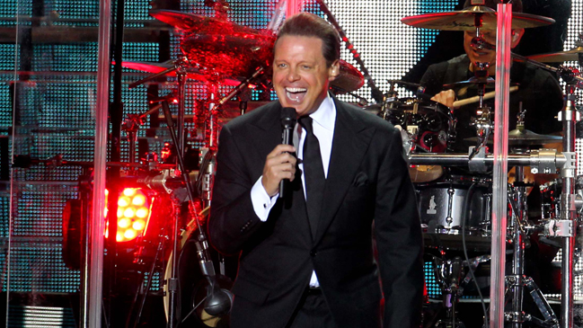 Luis Miguel suma tercer concierto en Chile