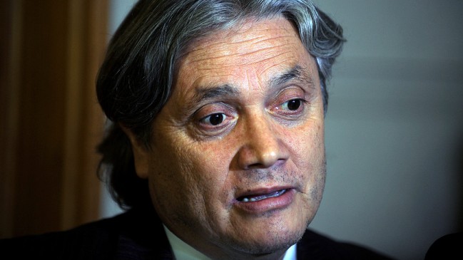 Alejandro Navarro fue internado en el Hospital Regional de Concepción