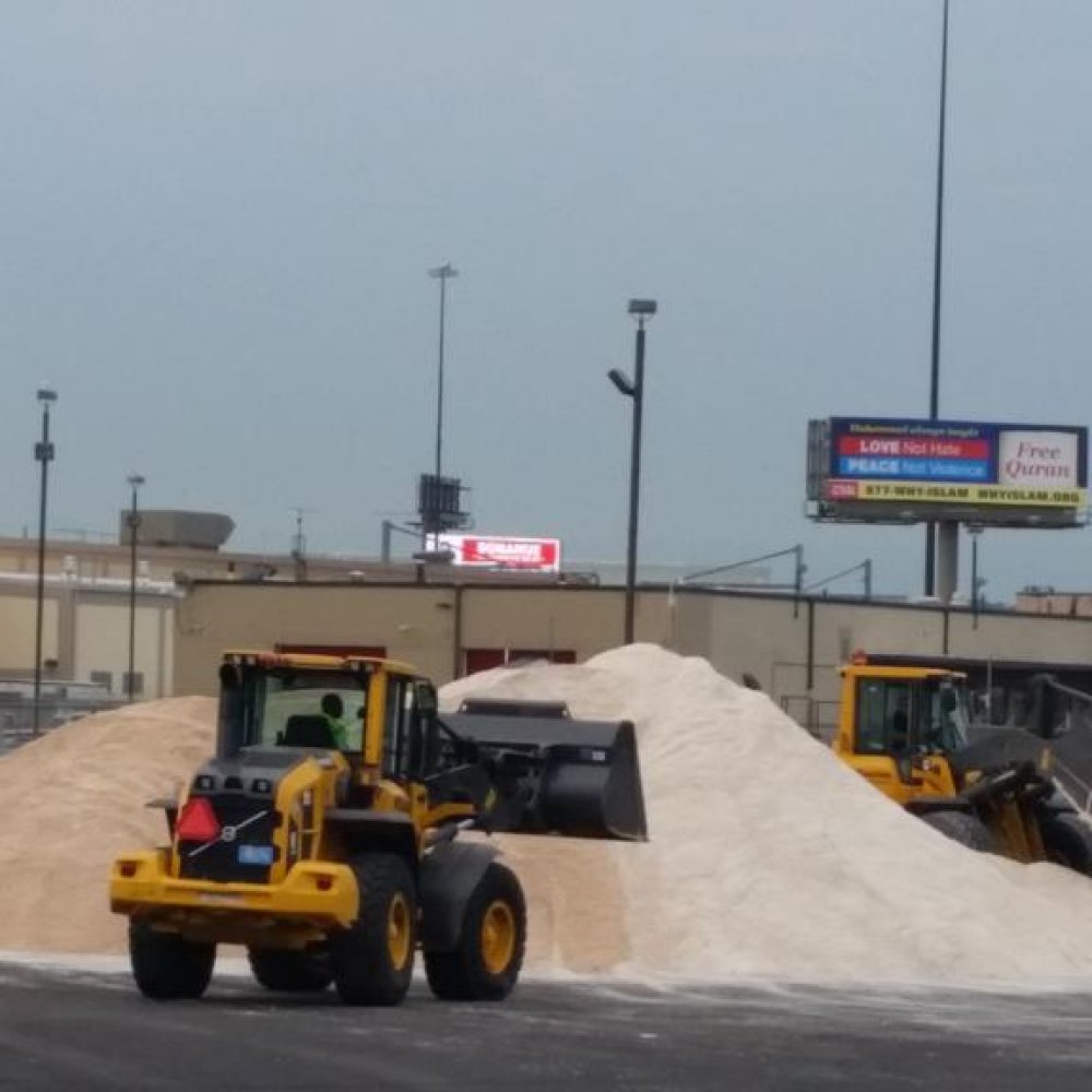 Boston se prepara para el invierno con sal chilena