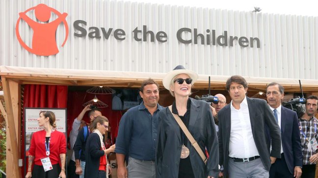 La actriz Sharon Stone visita la Expo de Milán y da su apoyo a 