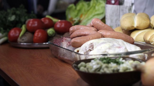 Diferencias de precio en canasta dieciochera llegan hasta los 58 mil pesos