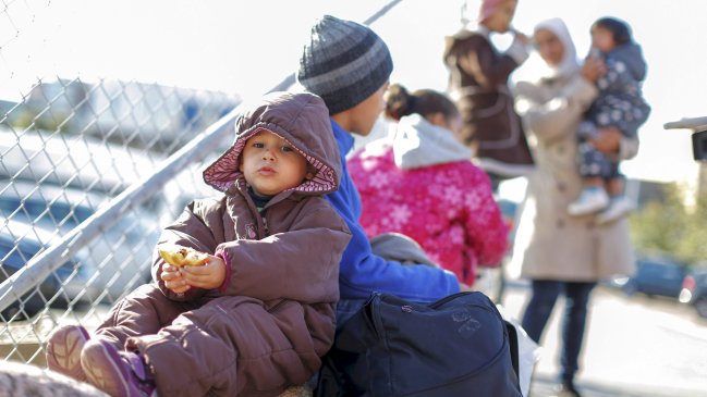 Ministros del interior de la UE decidirán mañana si apoyan reparto de 120.000 refugiados