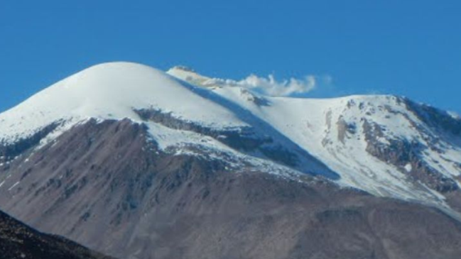 Carabineros busca a andinista extraviado en el volcán Parinacota