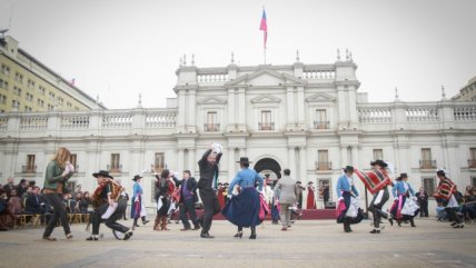  Crean el Día Nacional de la Cultura Folclórica  
