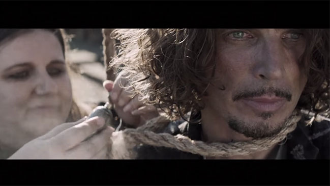 Chris Cornell sufrió quemaduras en la grabación de su último video