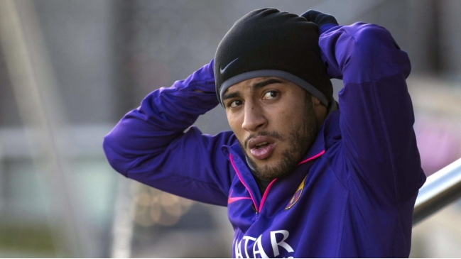 Rafinha fue operado con éxito y estará seis meses fuera de las canchas