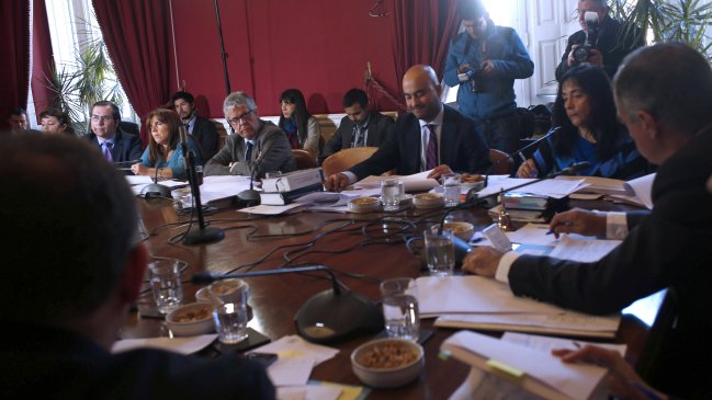 Comisión de Probidad del Senado aprobó extensión de fiscalización a campañas electorales