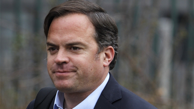 Diputado Matías Walker arribó a Chile tras su polémico viaje a Nueva York