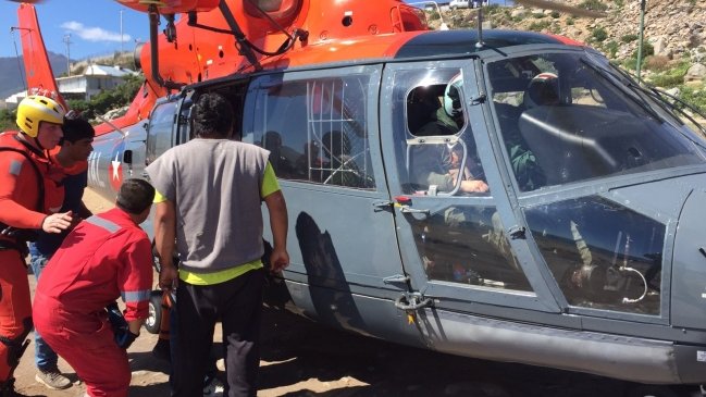 Buzos de la Armada hallaron cadáver de mujer en zona del tsunami