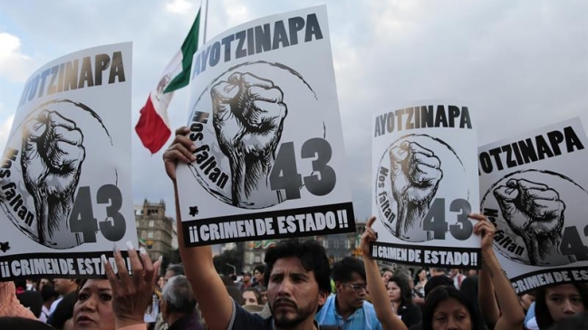 Padres de los 43 expresaron decepción tras reunión con gobierno mexicano