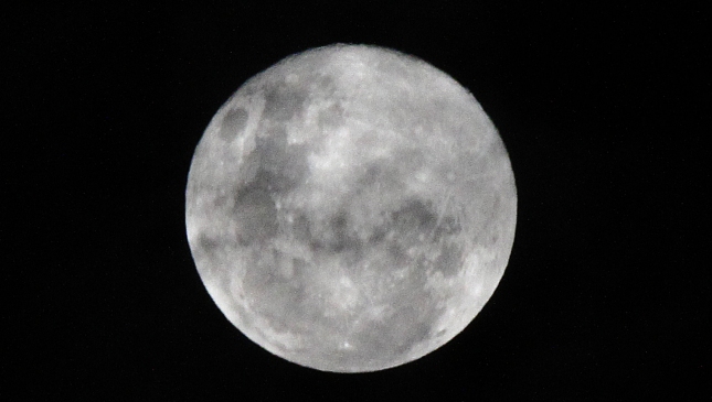 Por qué el eclipse de superluna de este domingo inquieta a la NASA