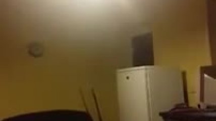 Una mujer registra la aterradora actividad paranormal de su casa