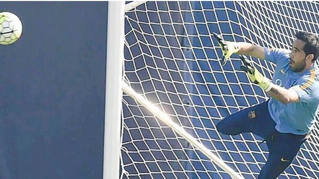 Claudio Bravo sigue entrenando para su regreso a las canchas