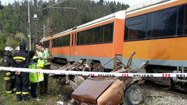 Tres fallecidos por choque de Biotrén con auto particular en el Biobío