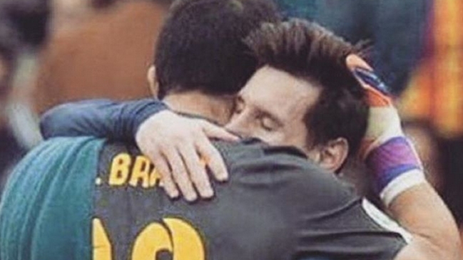 Claudio Bravo mandó sentido mensaje de apoyo a Lionel Messi tras lesión