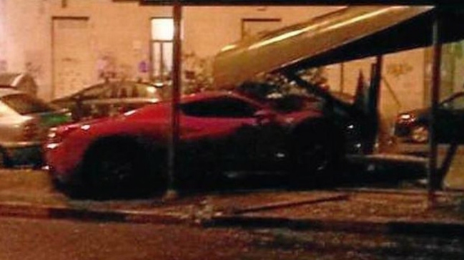 Jugador uruguayo de Juventus dio positivo en alcoholemia tras chocar su Ferrari