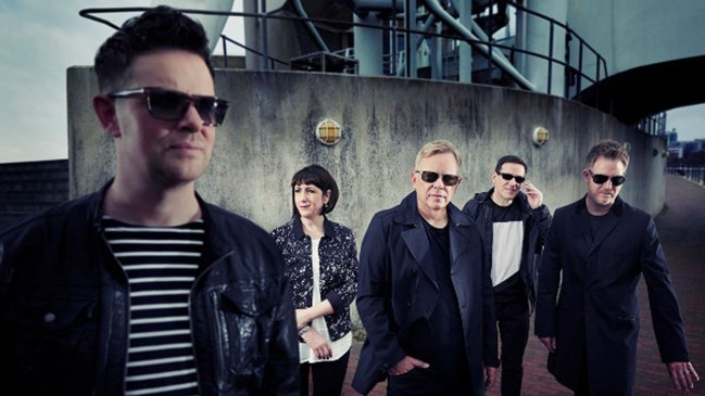 New Order: “La banda se está moviendo hacia delante, buscando un futuro”