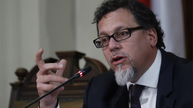 Lagos Weber: No ha sido claro el Gobierno sobre cómo va a enfrentar gratuidad en 2016