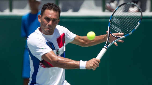 Dominicano Víctor Estrella se retiró por lesión en los octavos de final de Shenzhen