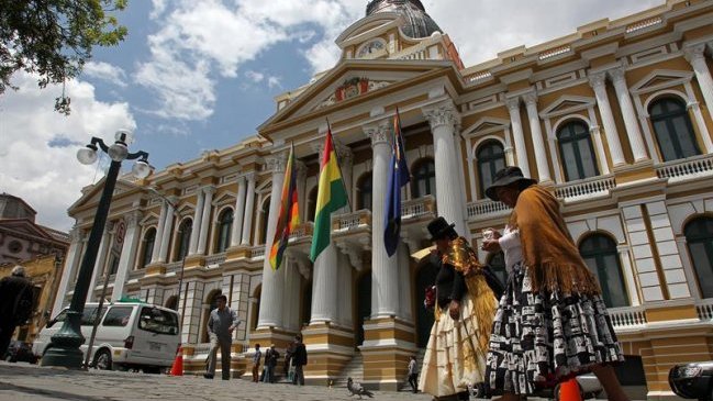 Gobierno boliviano denunció que chilenos rompen la ley migratoria