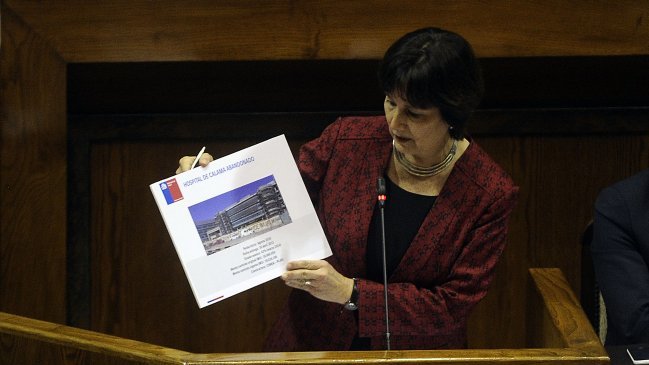 Ministra de Salud en interpelación: El AUGE tiene retrasos, no listas de espera