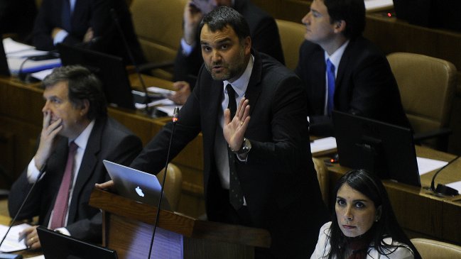 Macaya por interpelación: La autocomplacencia no es buena compañera