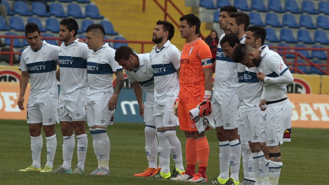 Camiseta de la UC lucirá tipografía creada por joven con Síndrome de Down