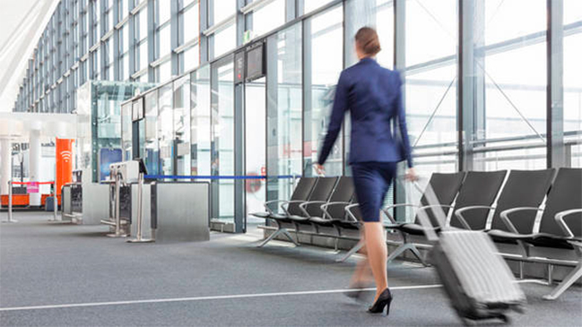 Azafata fue despedida tras revelar que cobraba por tener sexo con los pasajeros