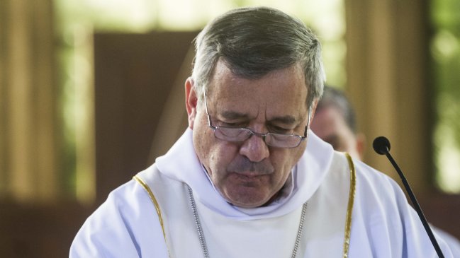 Obispo Barros agradeció polémico apoyo del papa Francisco