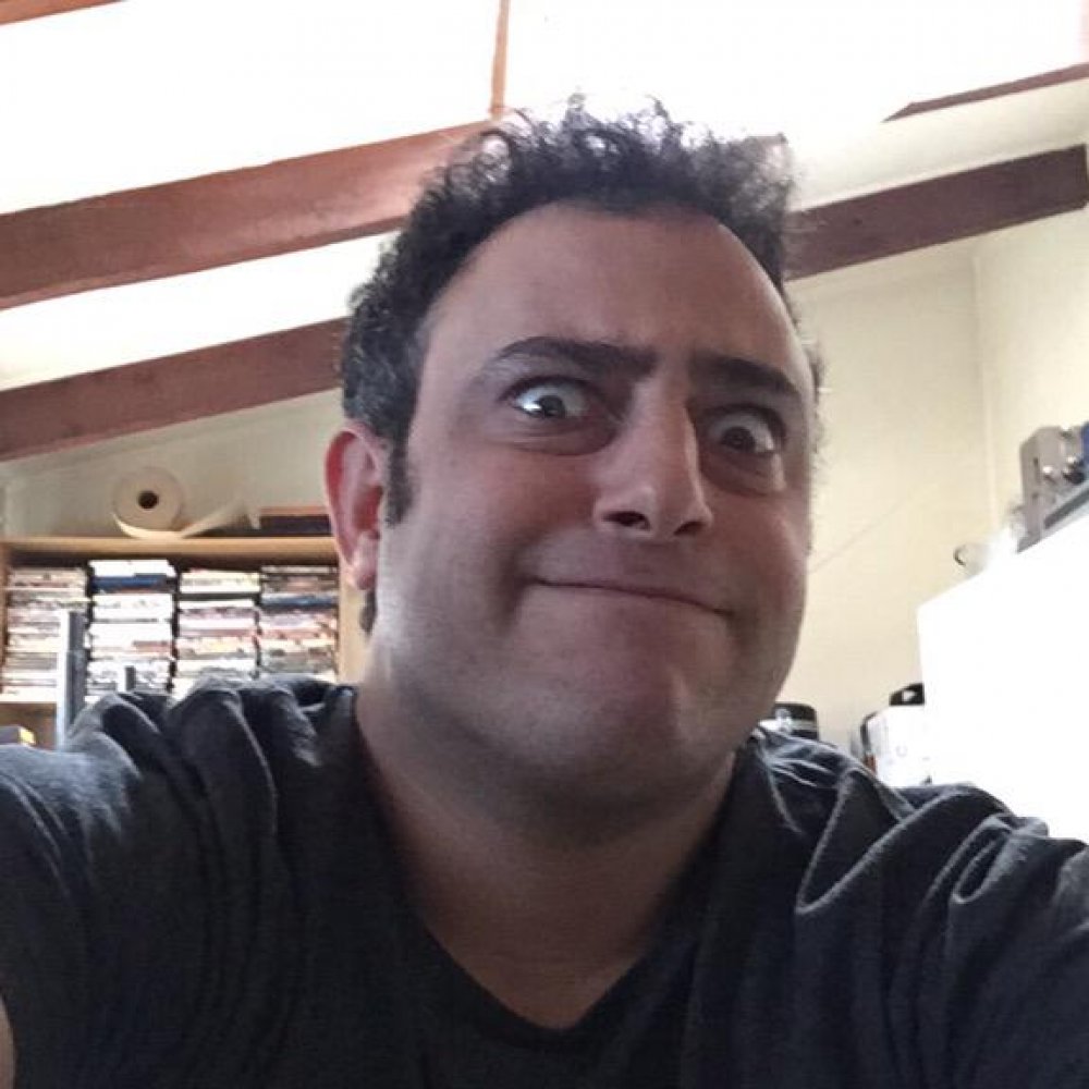 Otros experimentos del youtuber que se infiltró en Juan Pinto Durán