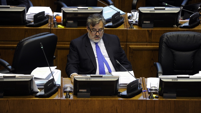 Alejandro Guillier: Gobierno se va a jugar por un proyecto nuevo sobre migración