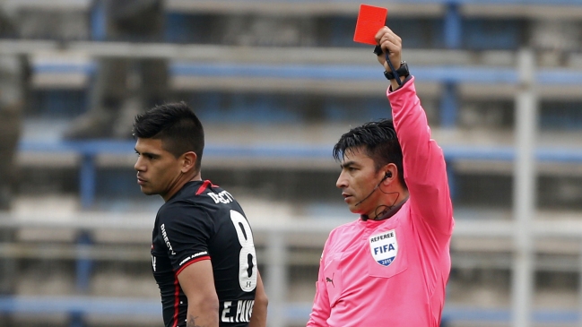 Esteban Pavez fue castigado con seis partidos por Tribunal de Disciplina