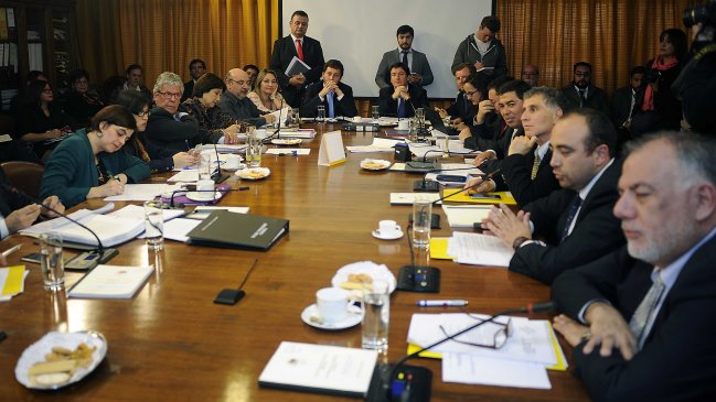 Comisión de Constitución de la Cámara Baja inició debate por despenalización del aborto