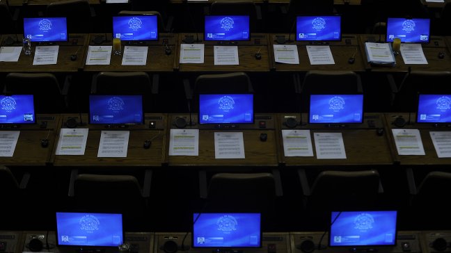 Diputados presentaron proyecto para terminar con semana distrital