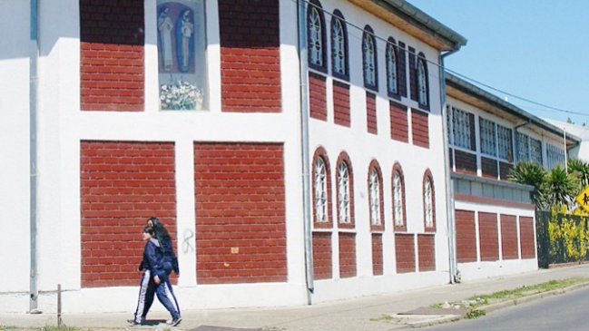 Tres menores quemados en feria científica en Parral serán trasladados a Santiago