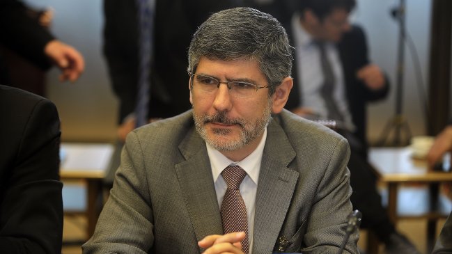 Gobierno busca votos en el Senado para ratificar a Rajevic como contralor