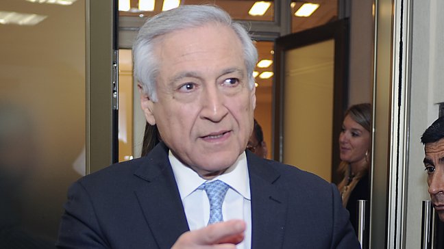 Canciller Muñoz no descartó salir 