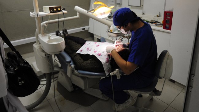 Colegio Médico respaldó movilización de dentistas de hospitales públicos