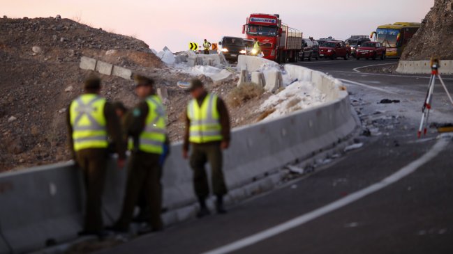 Carabineros investiga causas del volcamiento de bus con scouts en Olmué