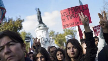   Ciudadanos franceses repudiaron ataques en Turquía 