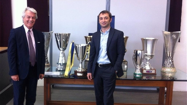 El club Parma recuperó sus trofeos a través de una subasta