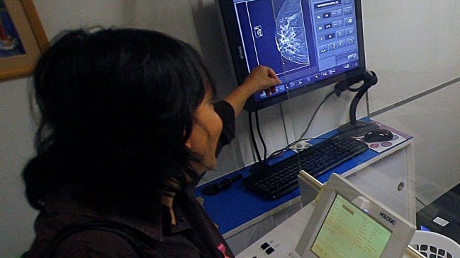 Exámenes médicos subirán de precio por pago de IVA