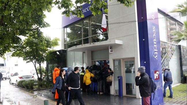 Banda de asaltantes robó un millonario botín desde banco en Viña del Mar