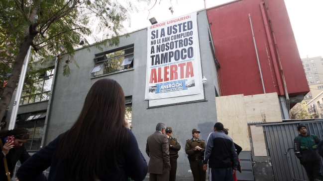 Joven francés fue detenido tras incidente al no ser atendido en Registro Civil