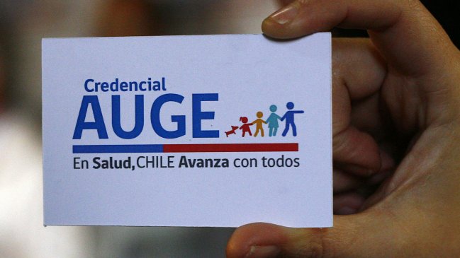 Parlamentarios pedirán que se investigue muerte de 171 personas con patologías Auge