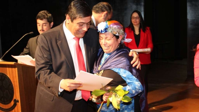 Ministerio de Bienes Nacionales entregó títulos de dominio a más de 400 familias mapuche