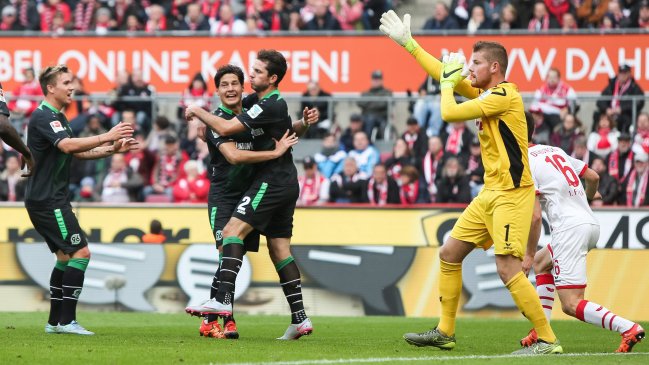 Miiko Albornoz jugó en victoria de Hannover ante Colonia en la liga alemana